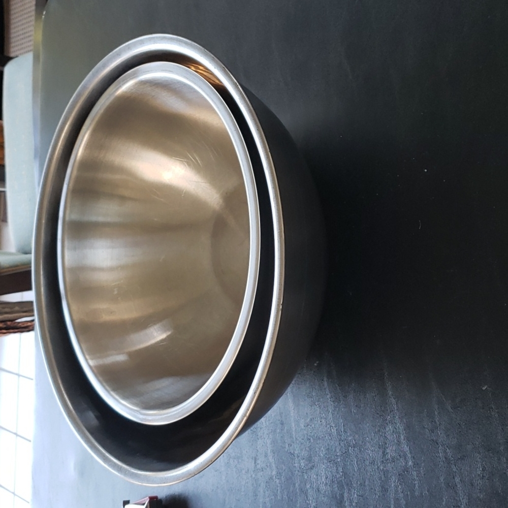 Stainless steel bowls, 8qt & 10qt